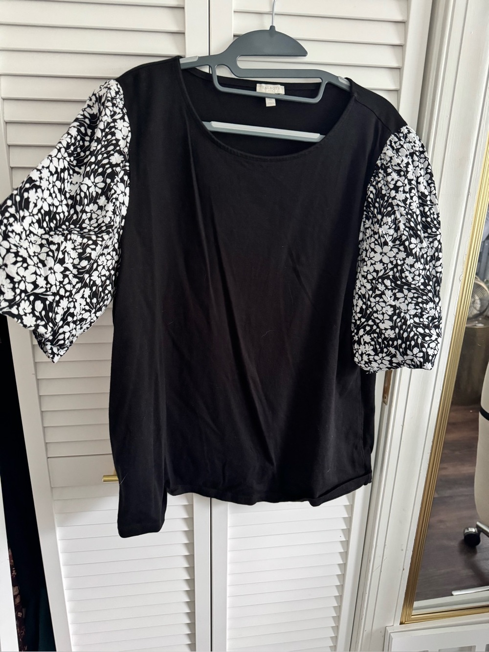 Talbots Black Puff-Sleeve Floral Top XL